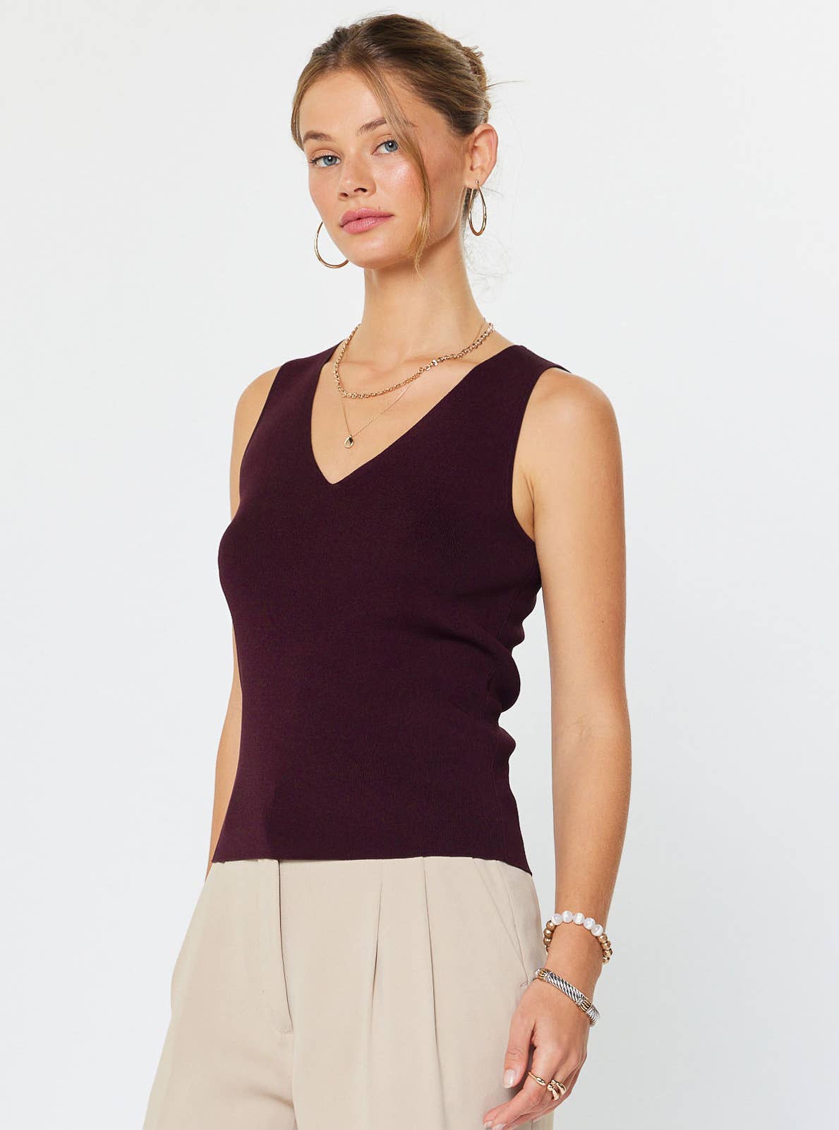 Current Air Sleeveless V-neck Sweater Top