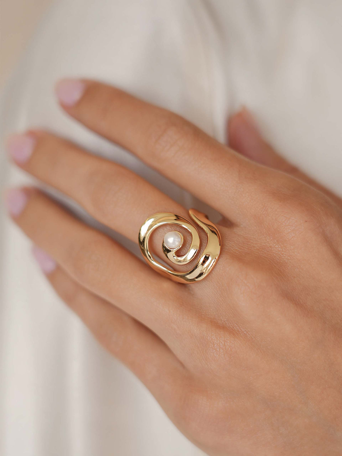 Ettika Aura Swirl Ring