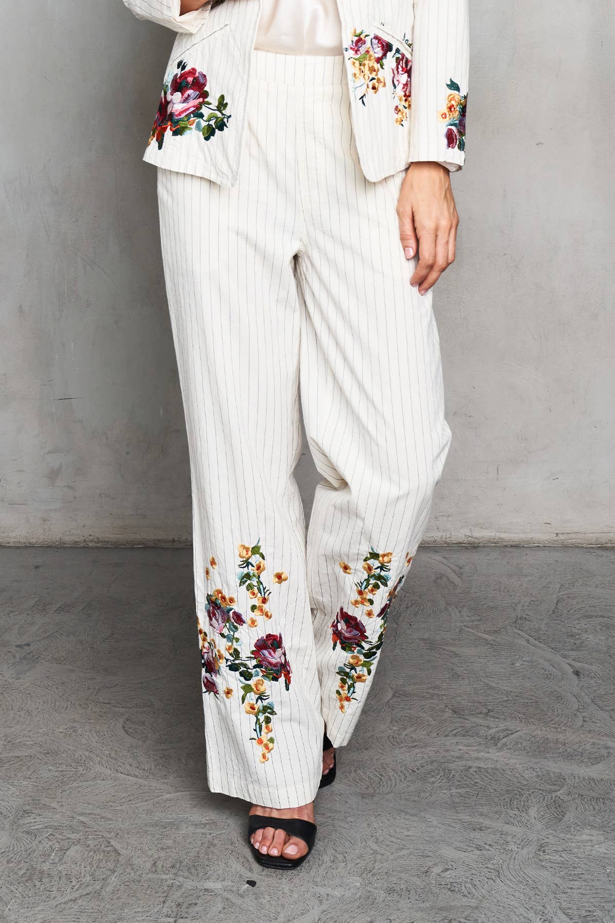 Paparazzi Woven Yarn Dyed Embroided Pin Stripe Blazer And Pants Set