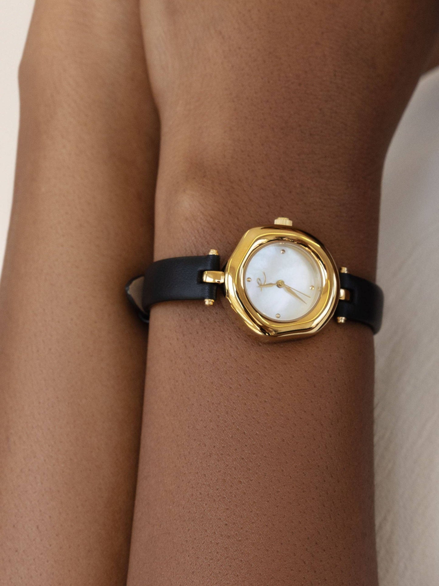 Ettika Open Circle Leather Watch in Black