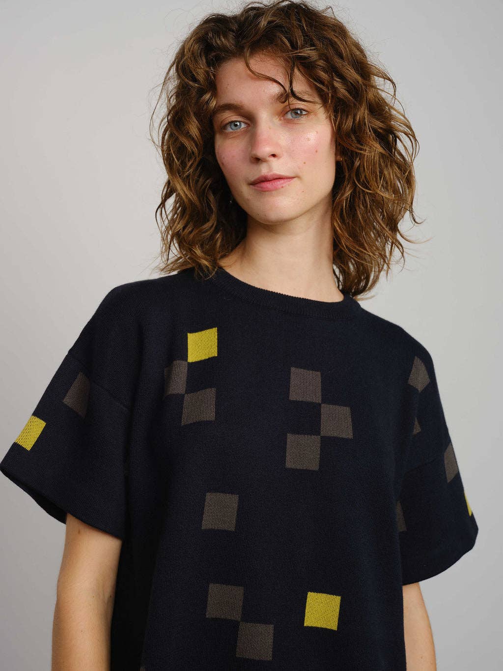 The Endery Albers Short Sleeve Sweater Tee in Atlantic Palette