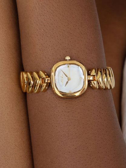 Ettika Metal Moderna Bracelet Watch in Gold