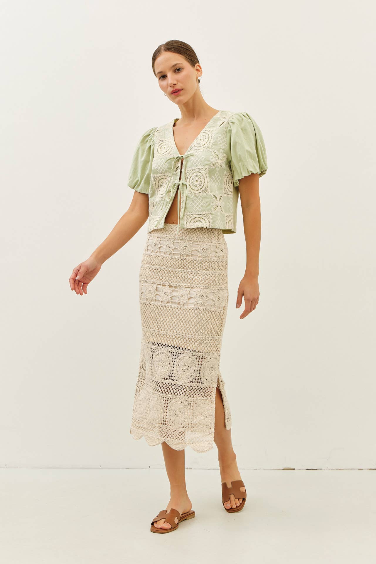 FLORAL CROCHET MIDI SKIRT WITH SIDE SLIT