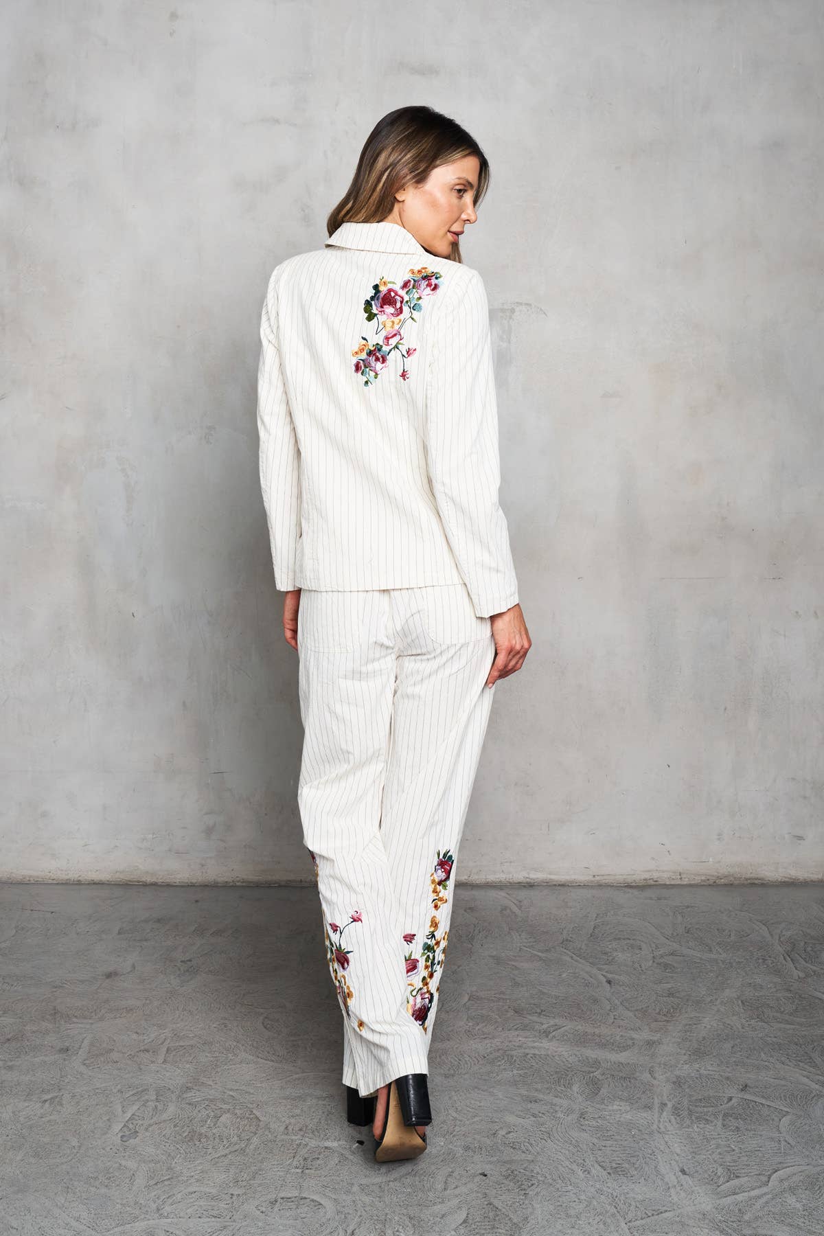 Paparazzi Woven Yarn Dyed Embroided Pin Stripe Blazer And Pants Set