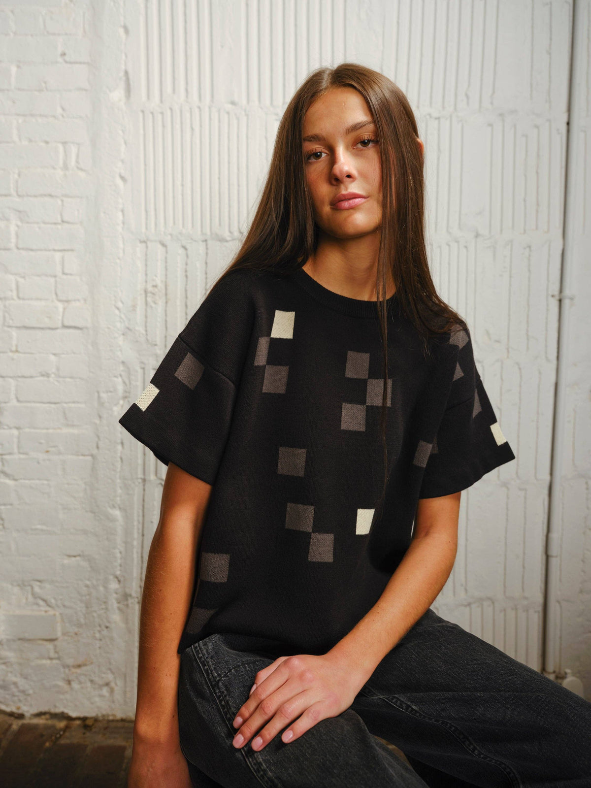 The Endery Albers Short Sleeve Sweater Tee in the Obsidian Palette