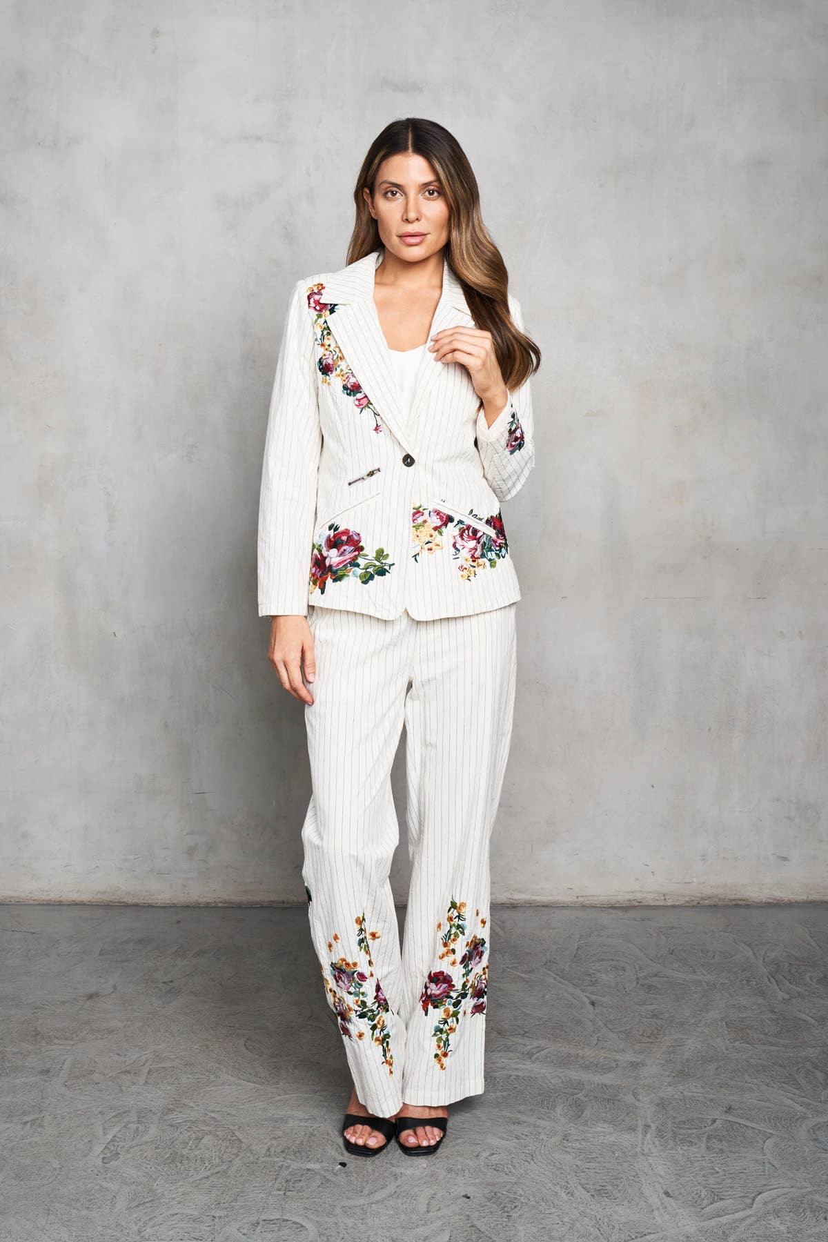 Paparazzi Woven Yarn Dyed Embroided Pin Stripe Blazer And Pants Set