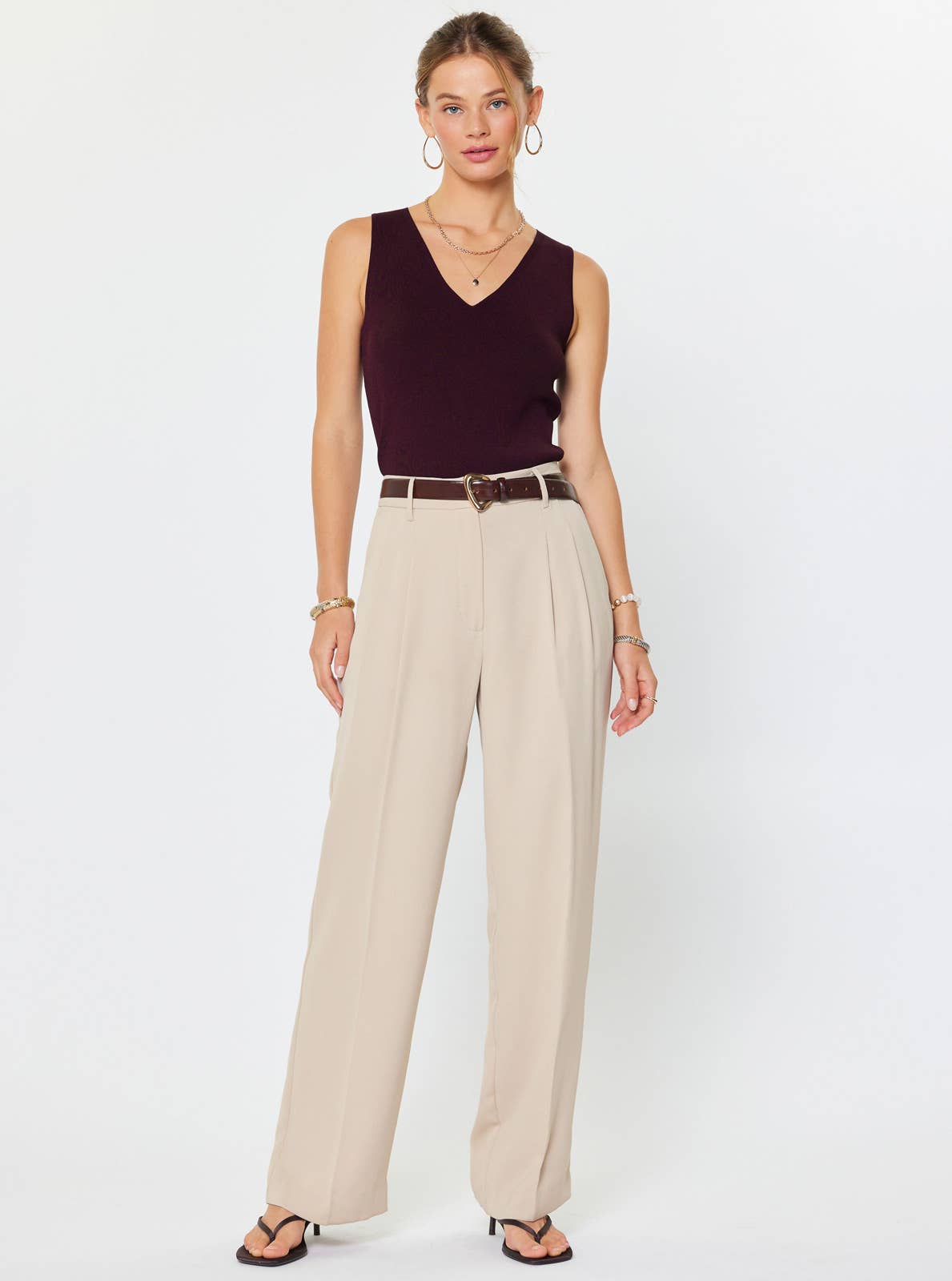 Current Air Sleeveless V-neck Sweater Top