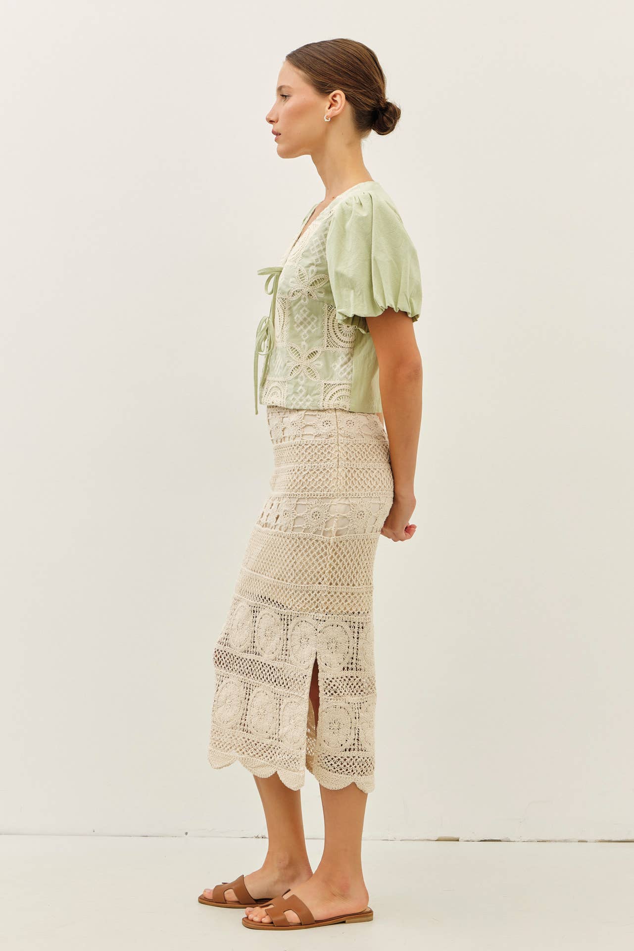 FLORAL CROCHET MIDI SKIRT WITH SIDE SLIT