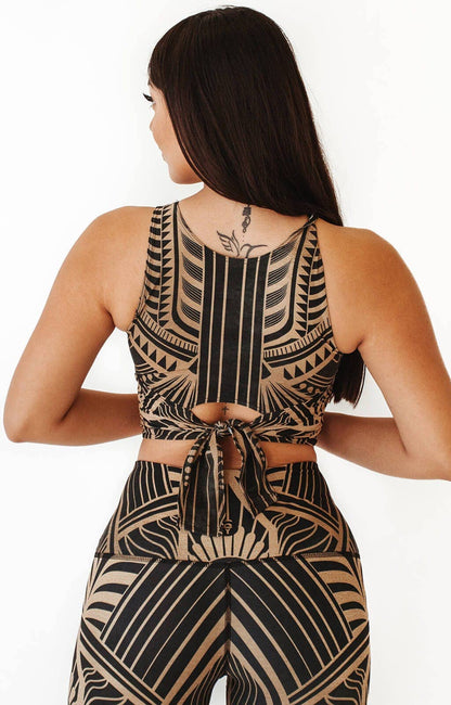 Reversible Knot Top in Elegant Empire