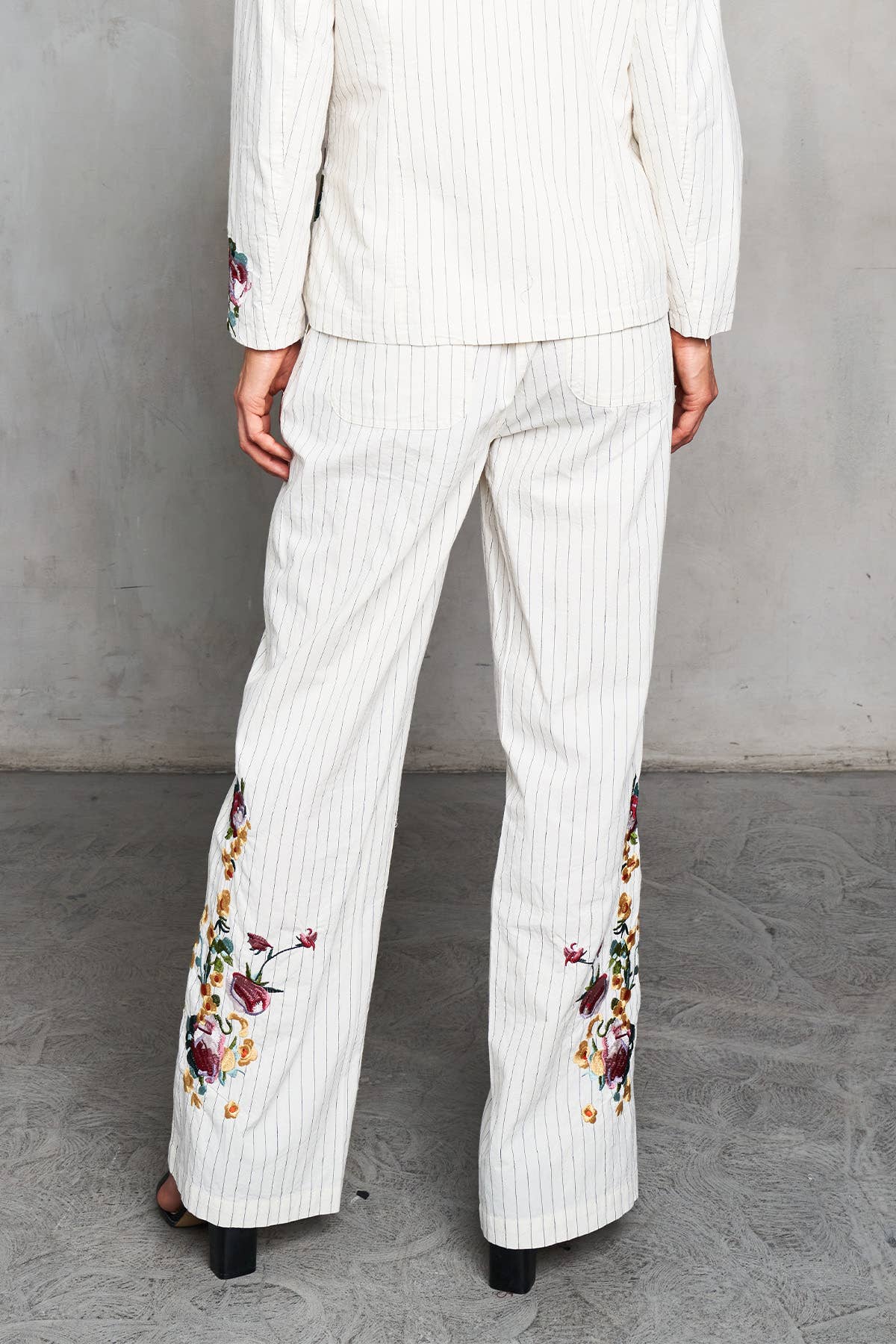Paparazzi Woven Yarn Dyed Embroided Pin Stripe Blazer And Pants Set