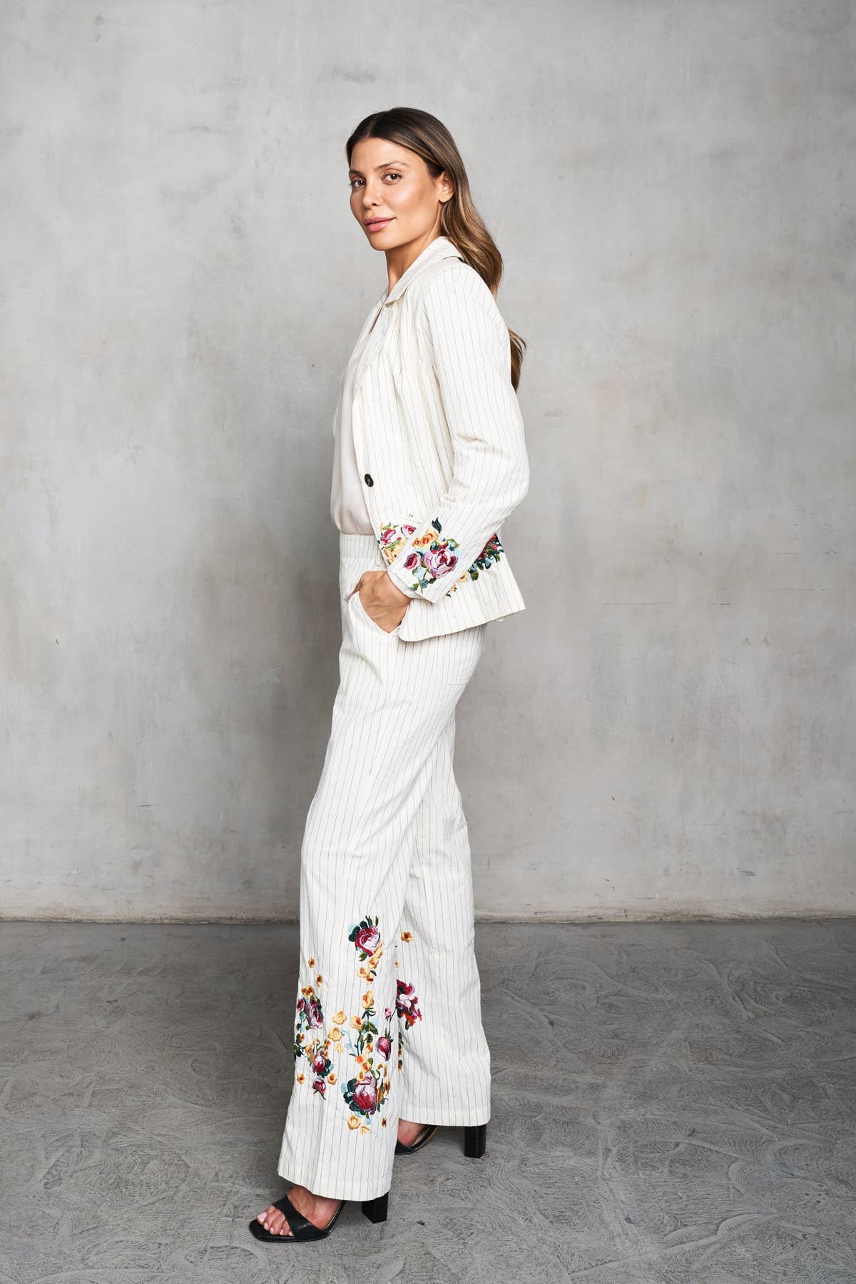 Paparazzi Woven Yarn Dyed Embroided Pin Stripe Blazer And Pants Set