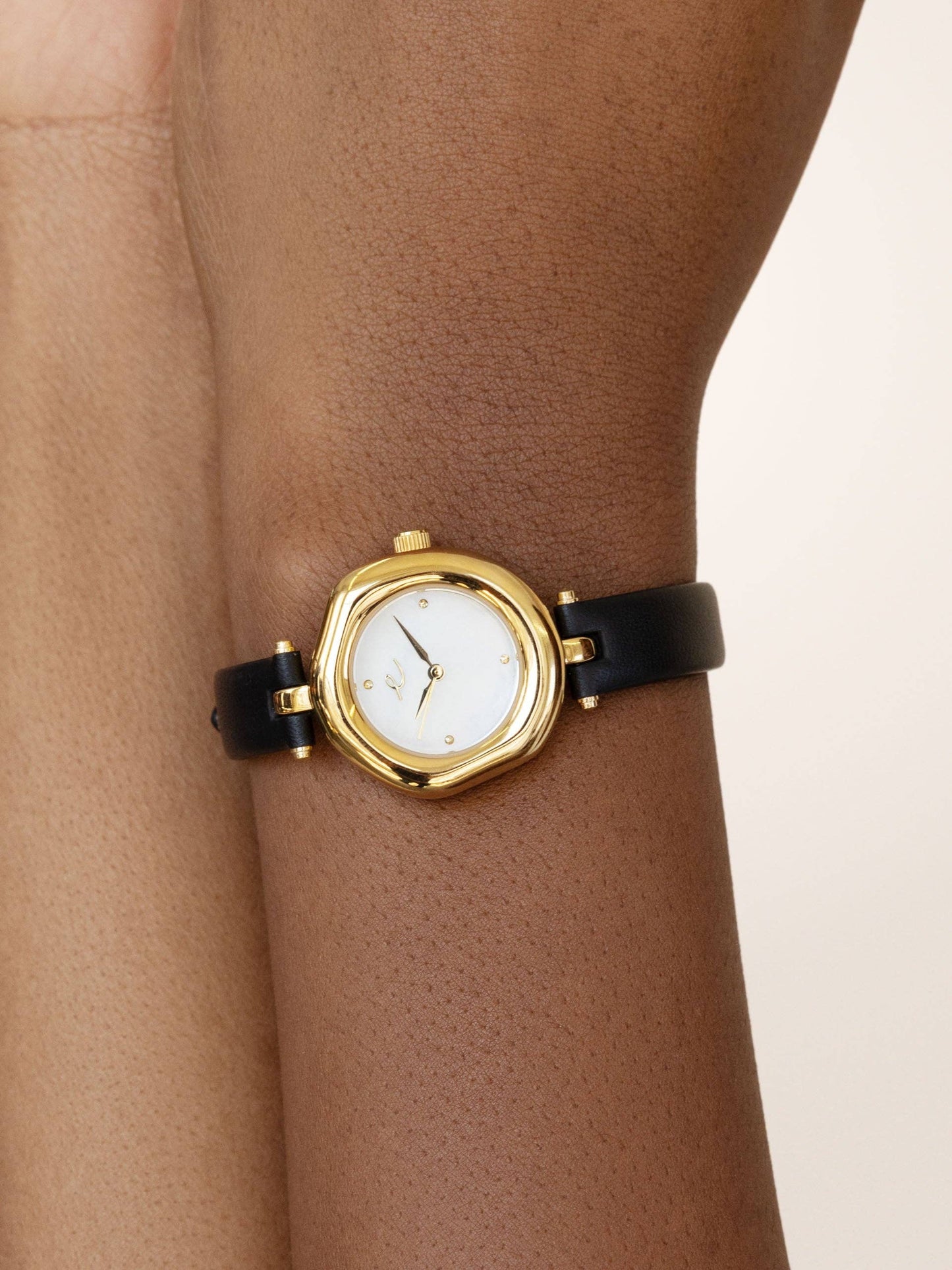 Ettika Open Circle Leather Watch in Black
