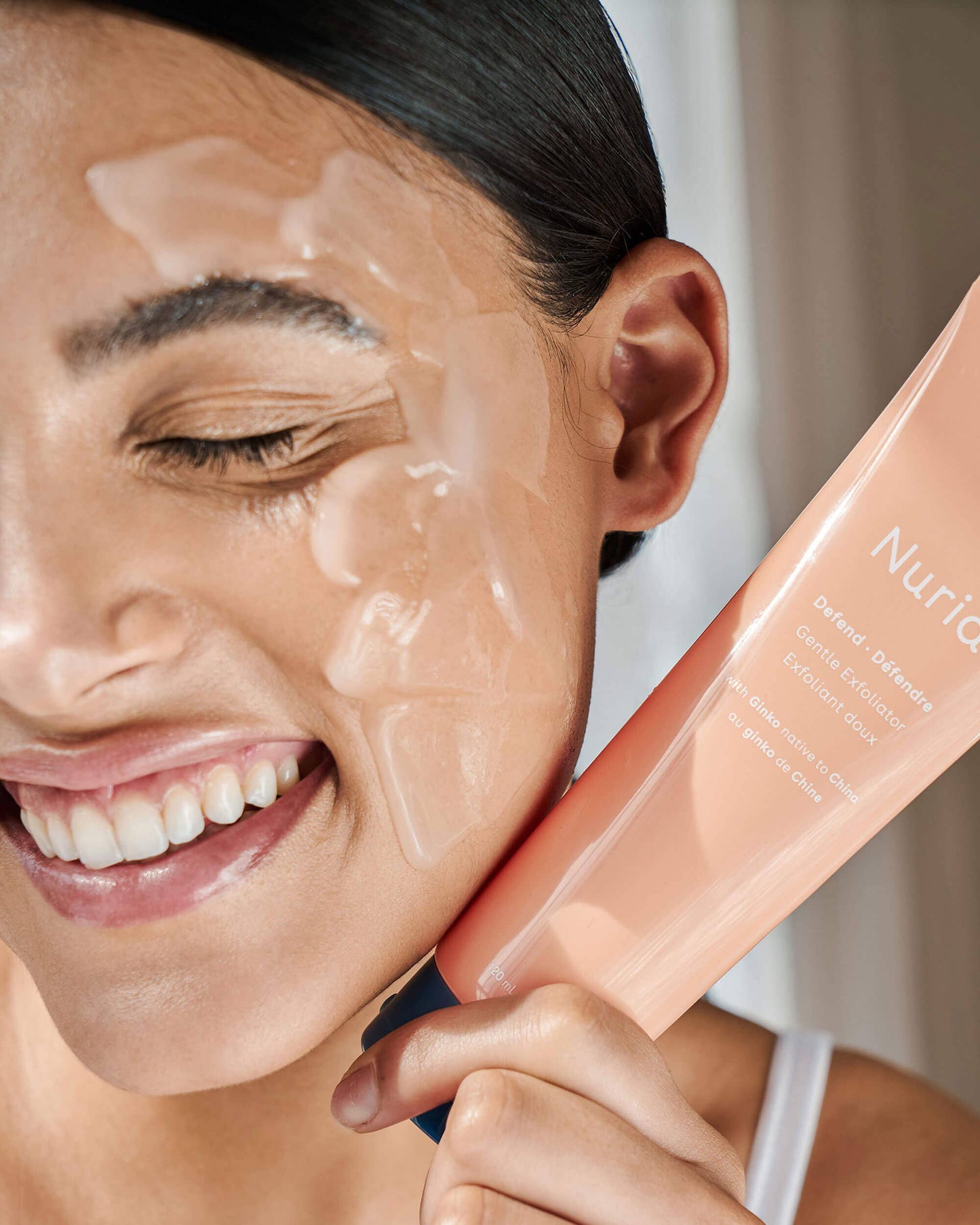 Nuria Beauty Defend Gentle Exfoliator