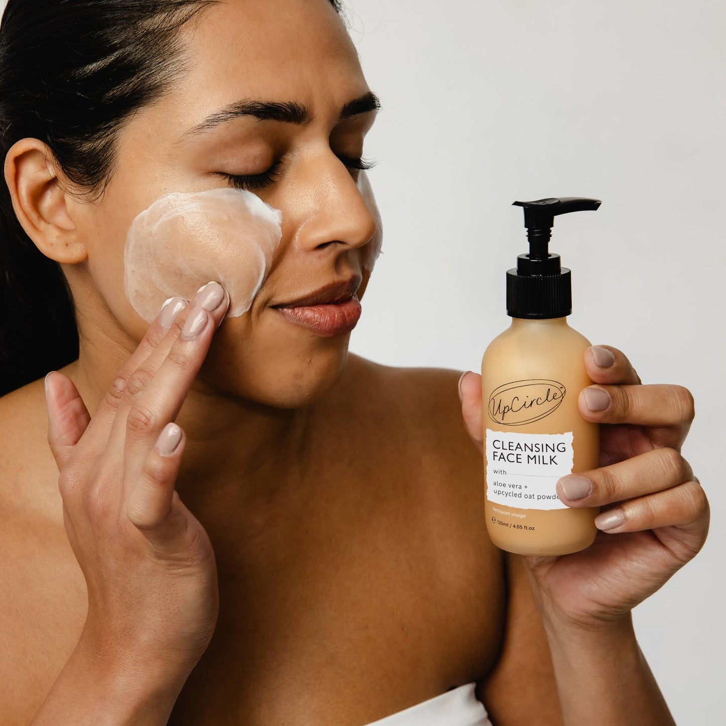 UpCircle Eco Cleansing Face Milk with Aloe Vera + upcycled Oat Powder 4.05 oz